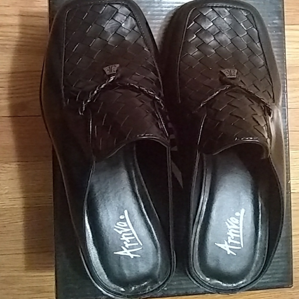 Artiva Shoes